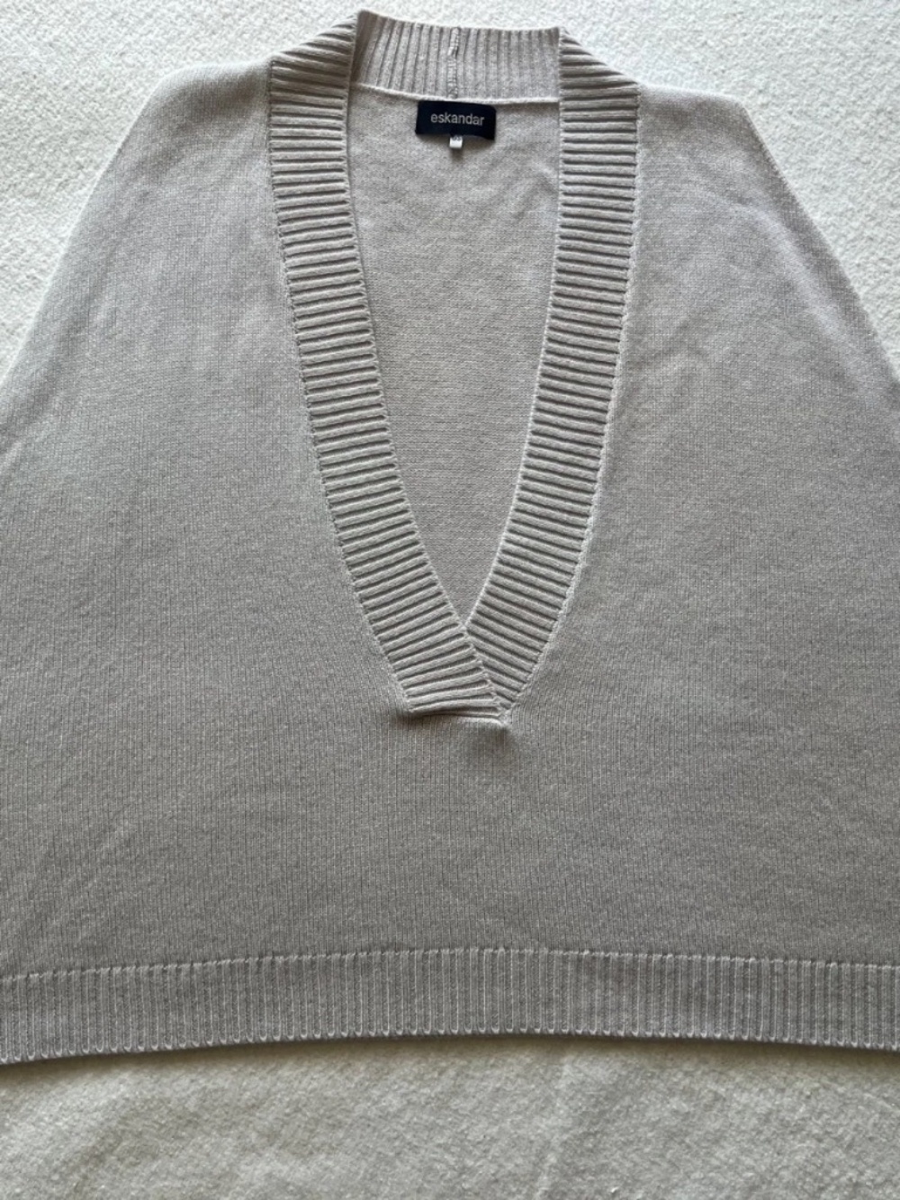 Eskander O/S 100% cashmere Quite Luxury Soft Sage Ribbed V-Neck Sweater Vest